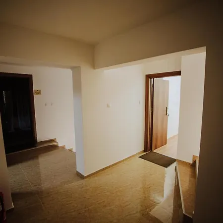 Marino Lux Prenociste 4*