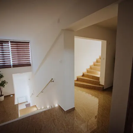 Marino Lux Prenociste Ξενοδοχείο με διαμερίσματα