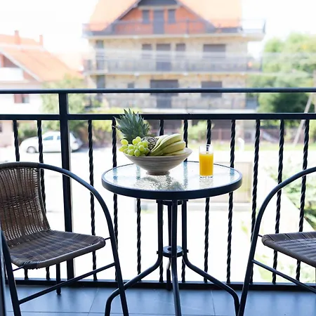 Ξενοδοχείο με διαμερίσματα Marino Lux Prenociste 4*