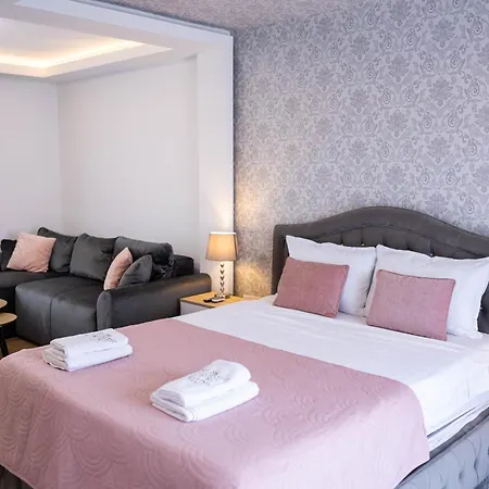 Marino Lux Prenociste Aparthotel